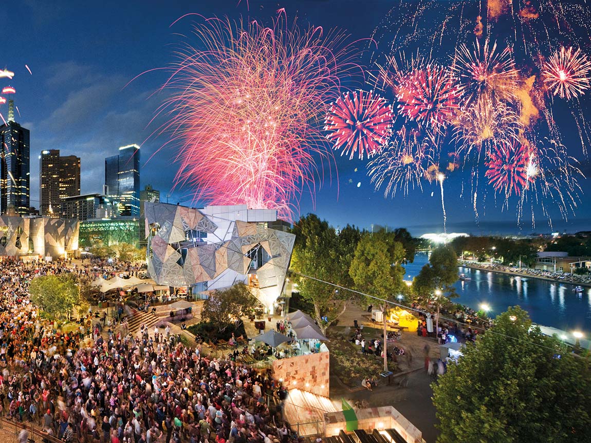 fed-square_fireworks_mel_r_credit-john-gollings_1378456_1150x863